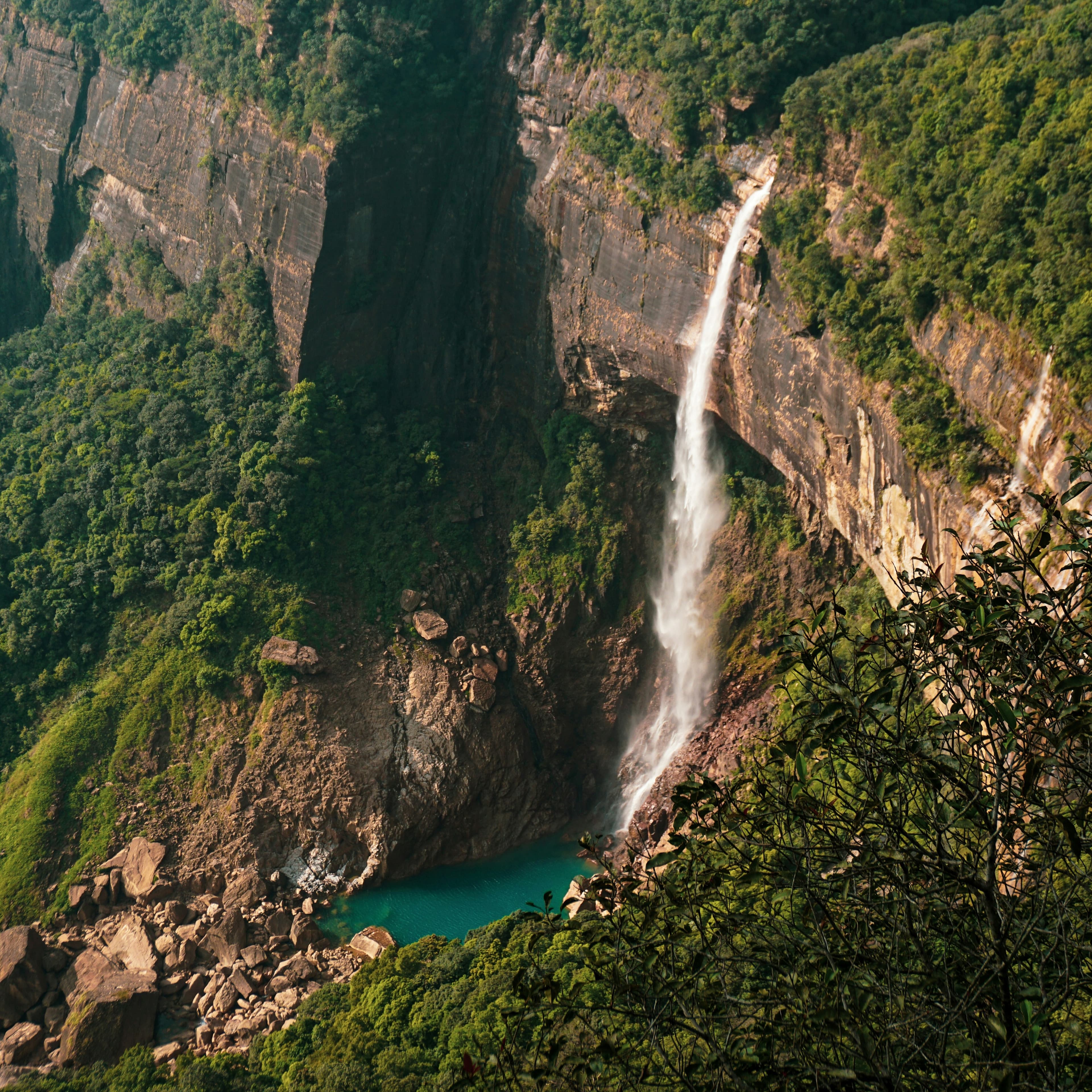 Nohkalikai Falls